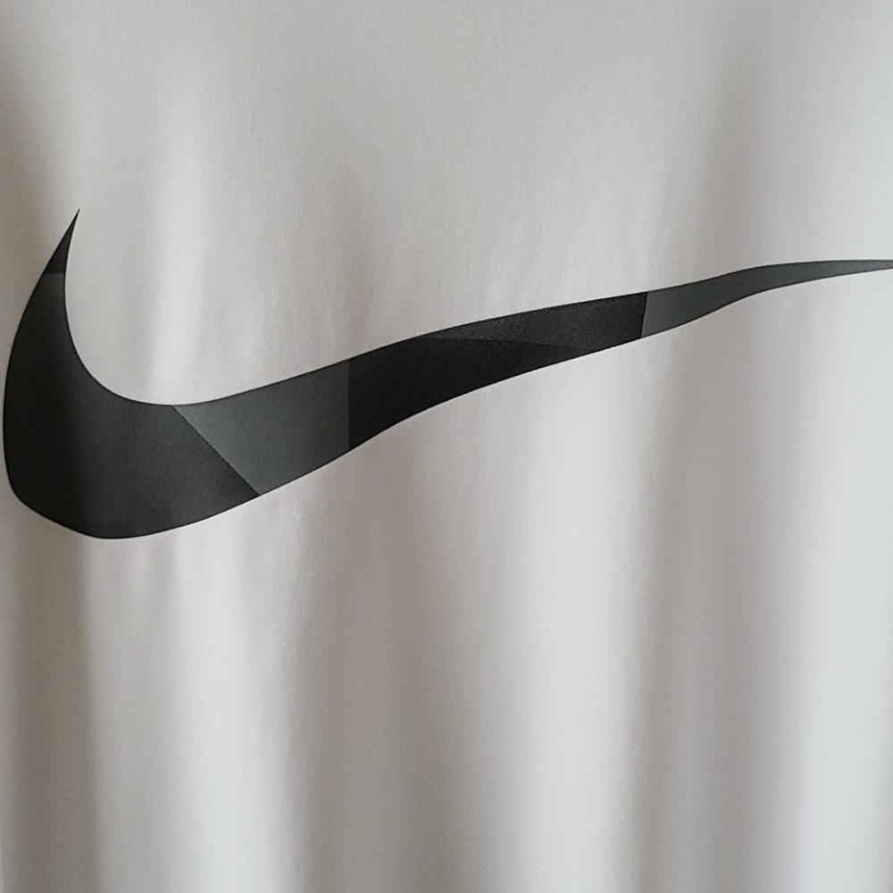 Youth Large Nike Dri-Fit Tee - Picture 2 of 4